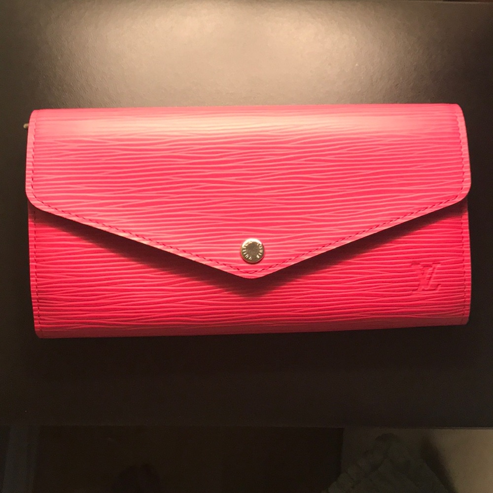 Louis VuittonEpi Wallet PF Sarah NM3 Hot Pink